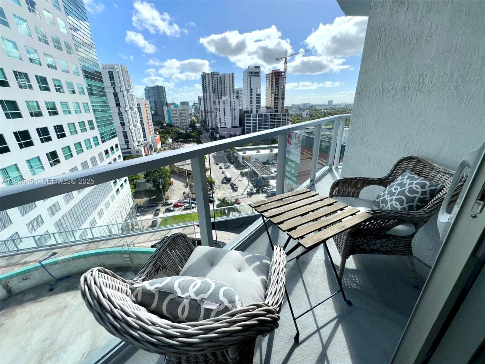 Latitude on the River · #1402 in Miami - Photo 12
