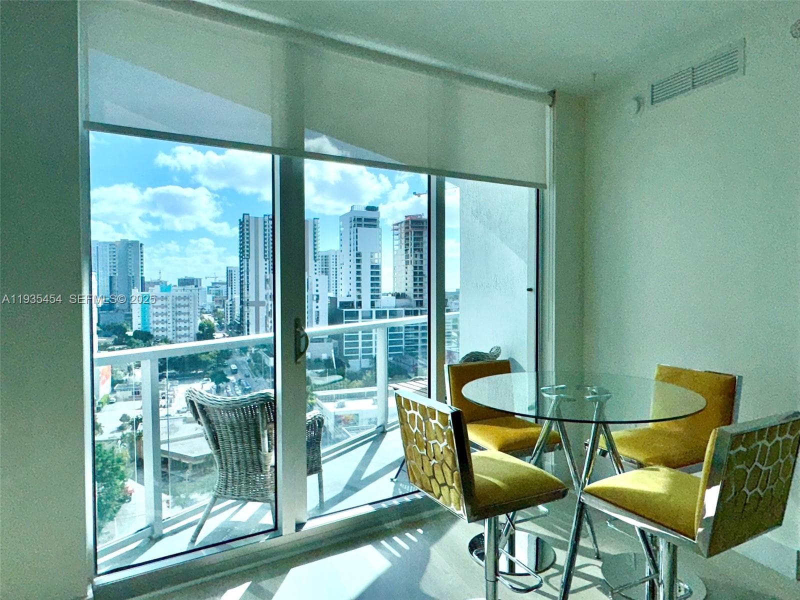 Latitude on the River · #1402 in Miami - Photo 9