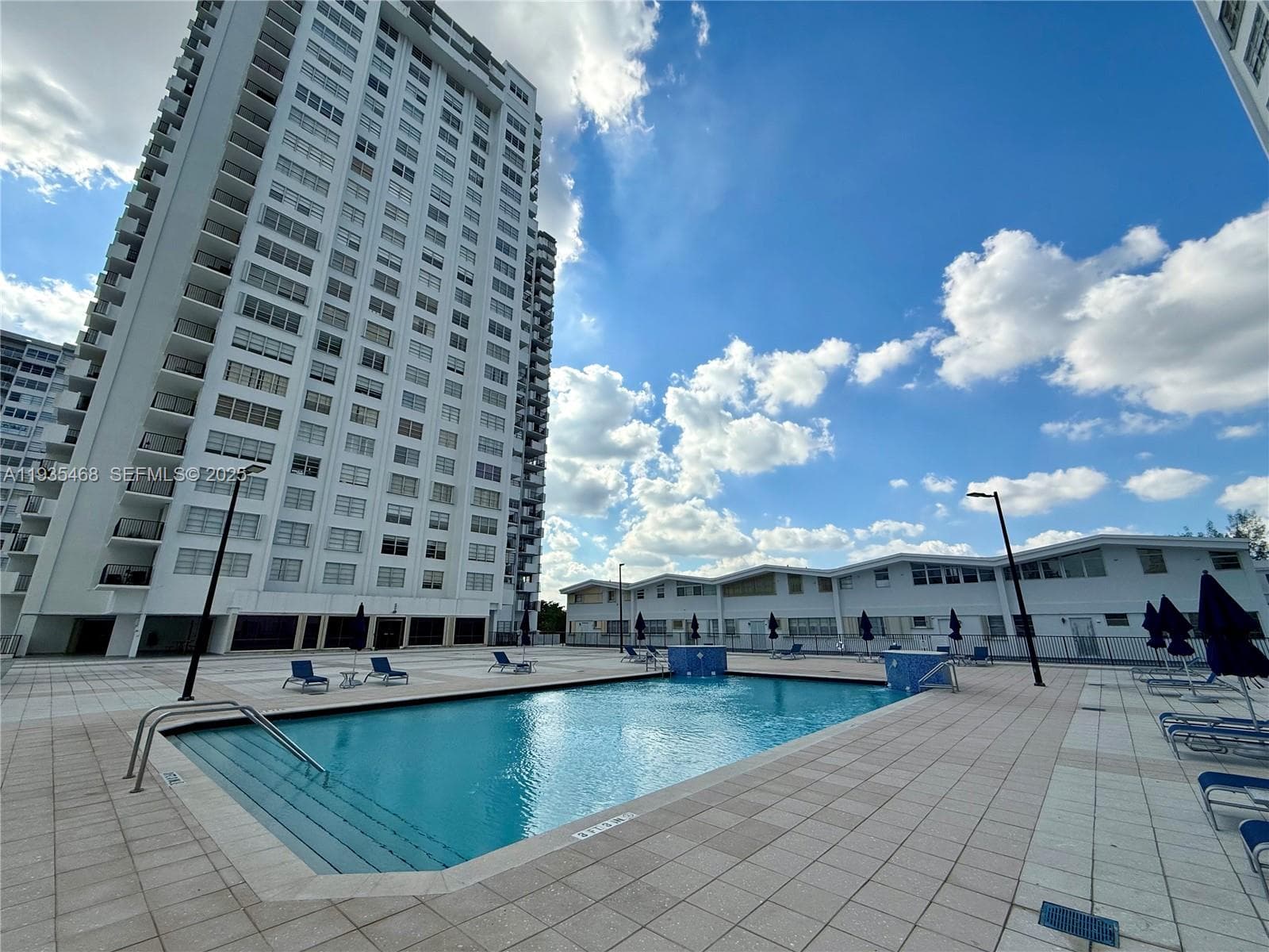 COMMODORE PLAZA CONDO · #514 in Aventura - Photo 7