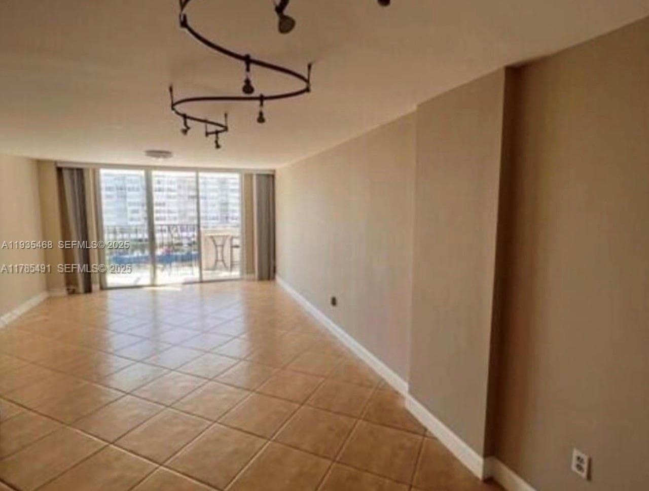COMMODORE PLAZA CONDO · #514 in Aventura - Photo 19