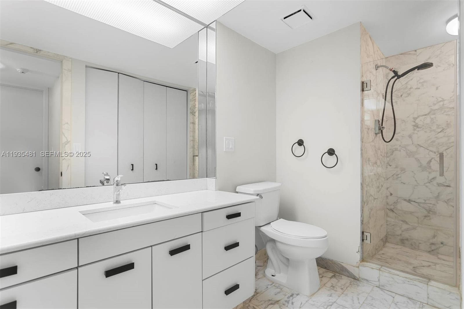 MARINA TOWER CONDO · #5F + CABANA in Aventura - Photo 24