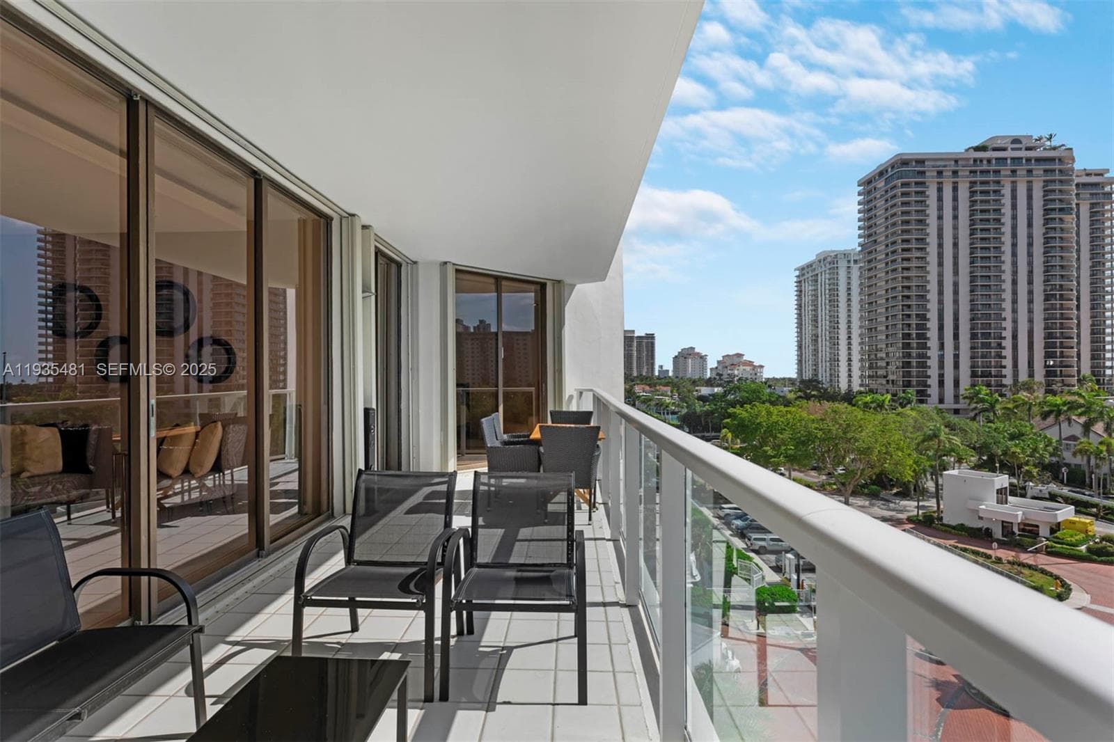 MARINA TOWER CONDO · #5F + CABANA in Aventura - Photo 10