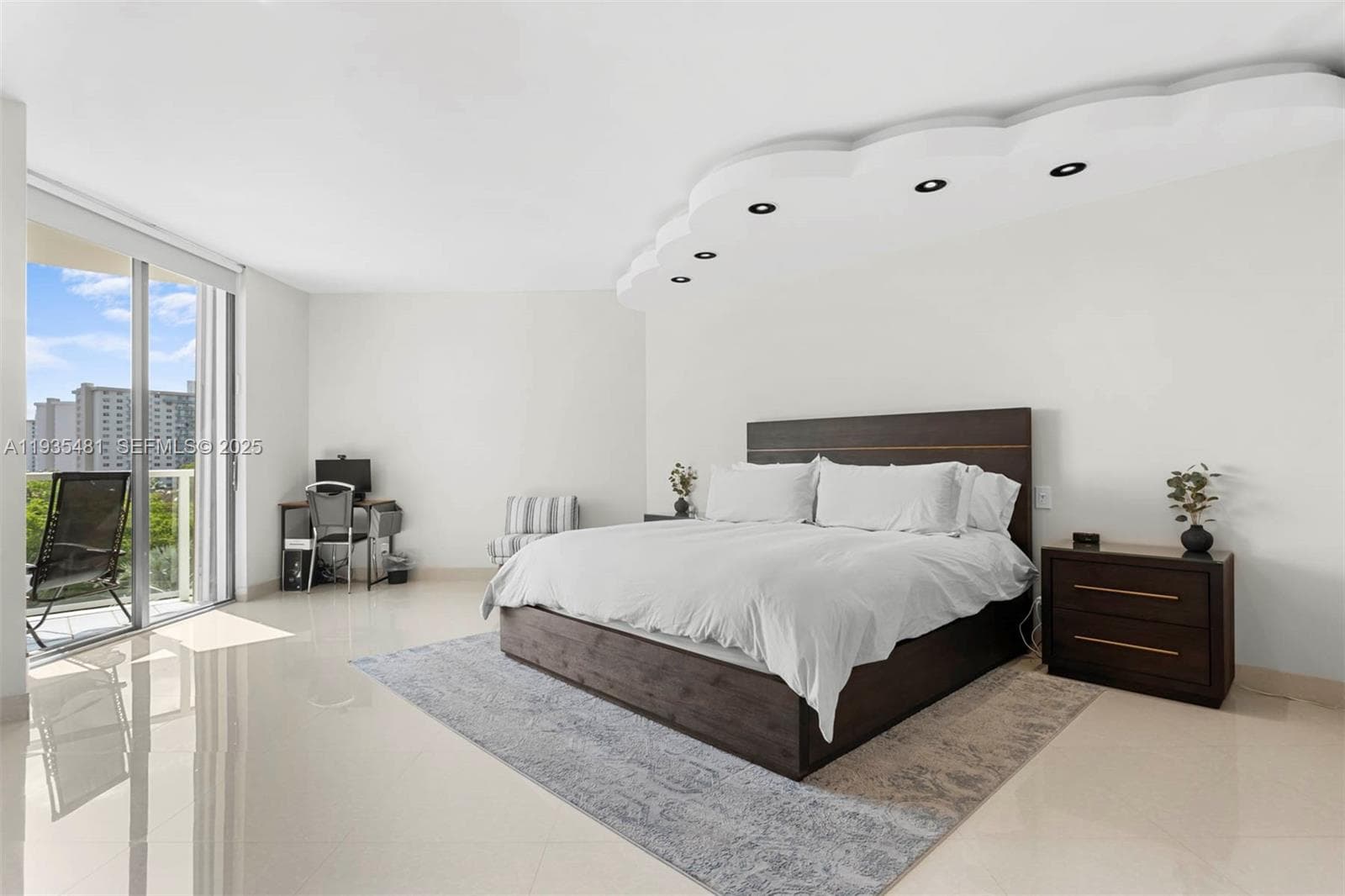 MARINA TOWER CONDO · #5F + CABANA in Aventura - Photo 14