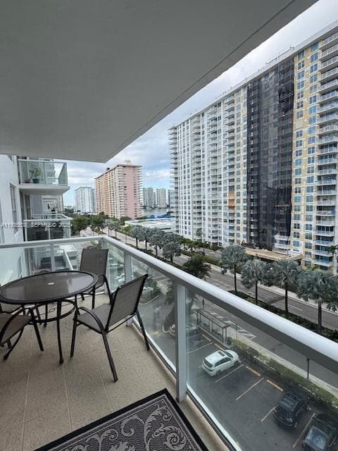 WINSTON TOWER 300 CONDO · #808 in Sunny Isles Beach - Photo 5