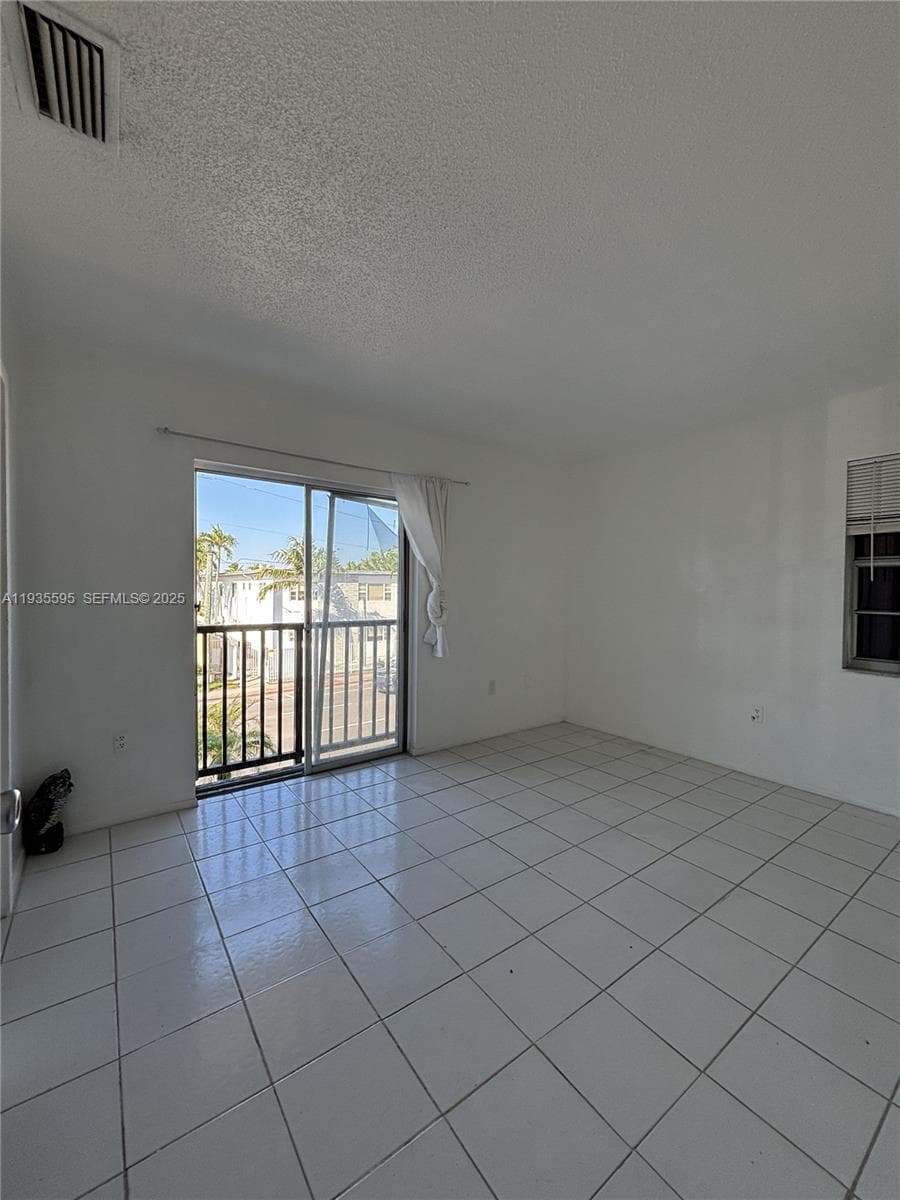 DORA CONDO · #5 in Miami Beach - Photo 2