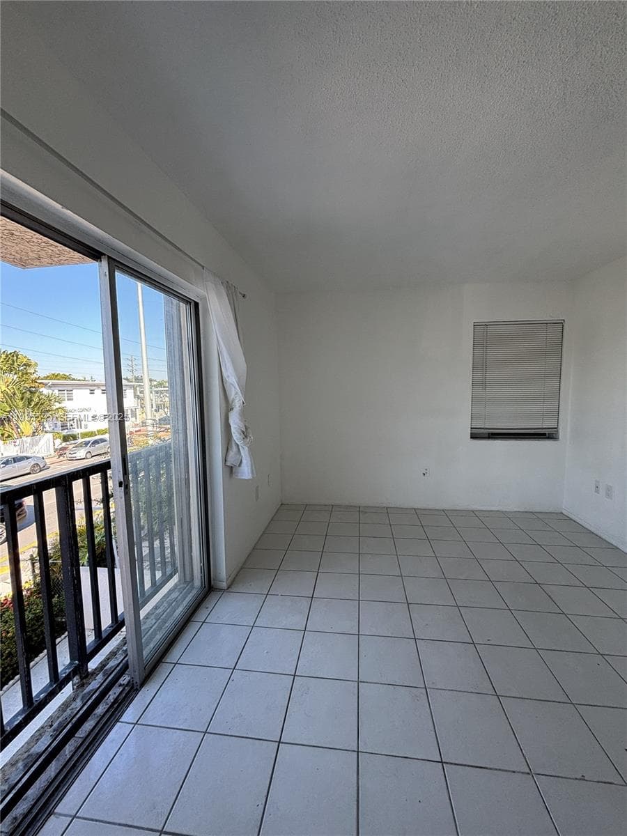 DORA CONDO · #5 in Miami Beach - Photo 6