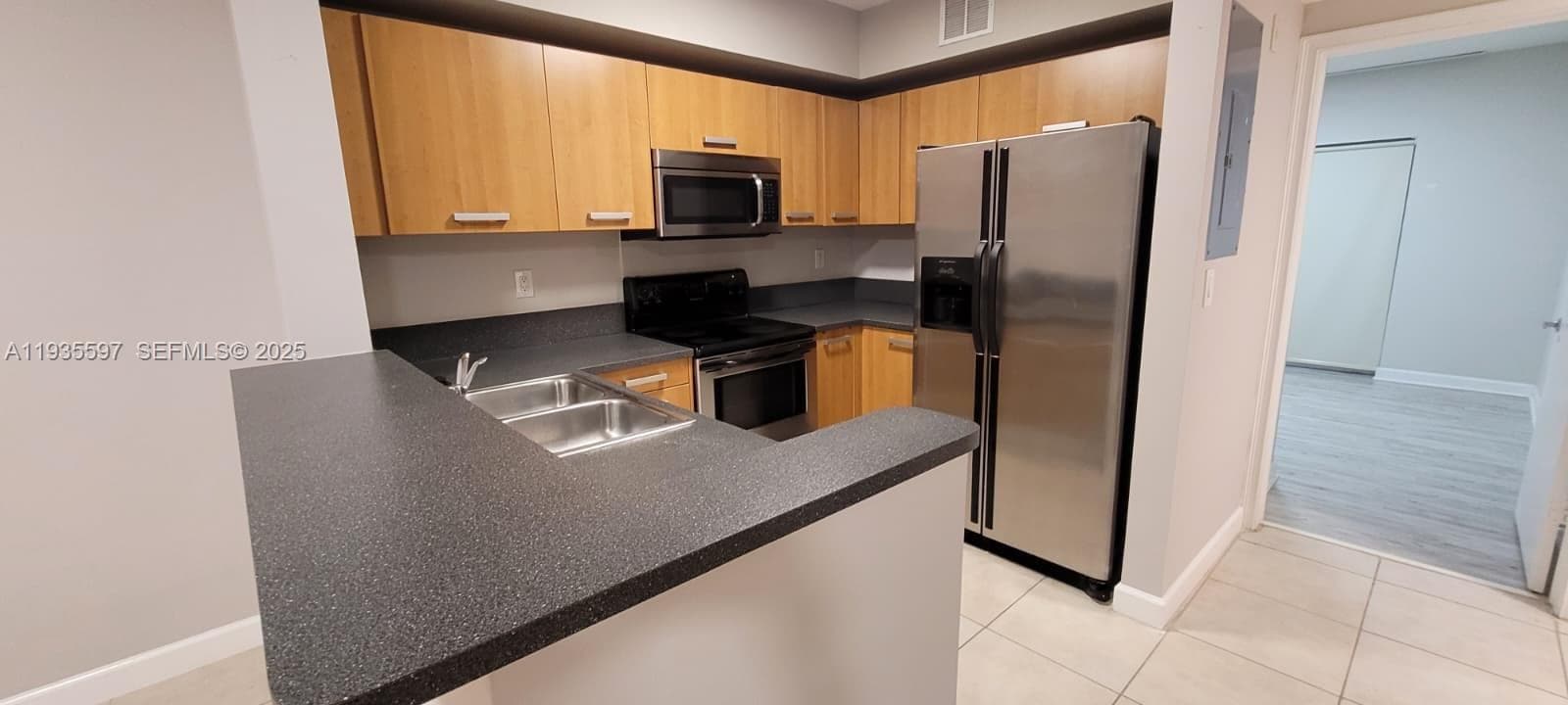 BAHIA BISCAYNE CONDO · #202 in Miami - Photo 9