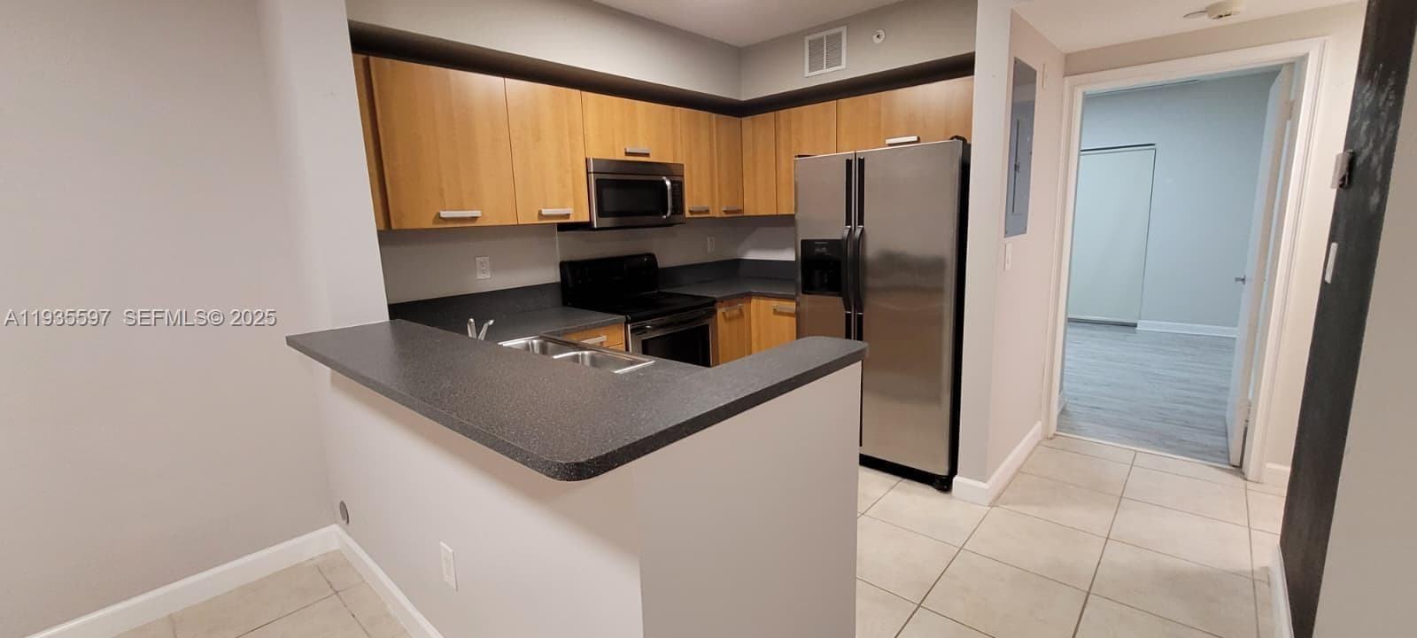 BAHIA BISCAYNE CONDO · #202 in Miami - Photo 4