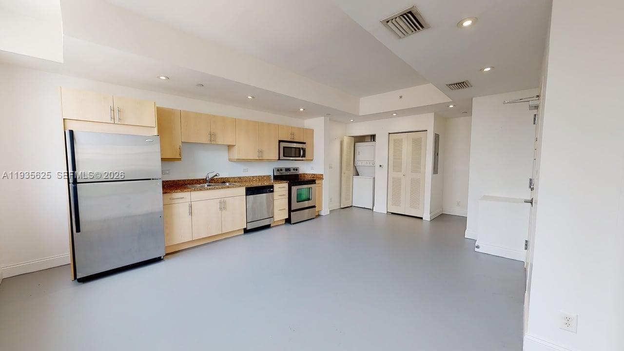 FLAGLER FIRST CONDO · #810 in Miami - Photo 2