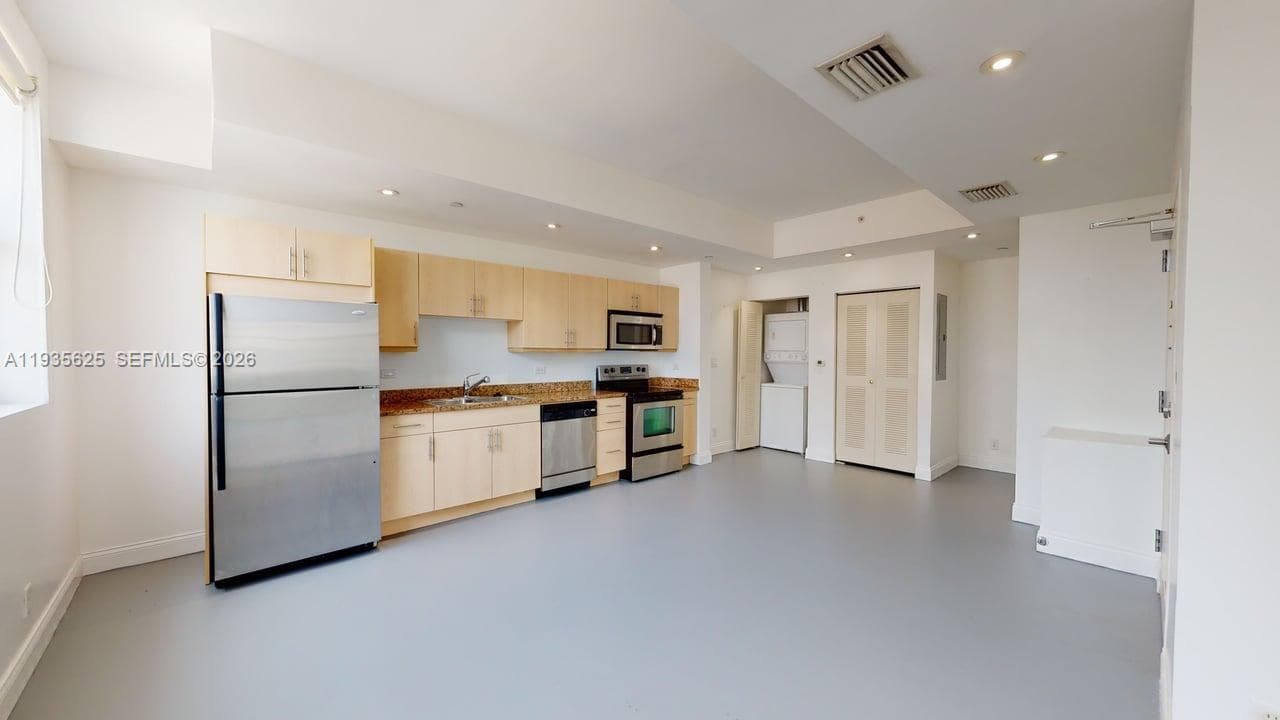 FLAGLER FIRST CONDO · #810 in Miami - Photo 3