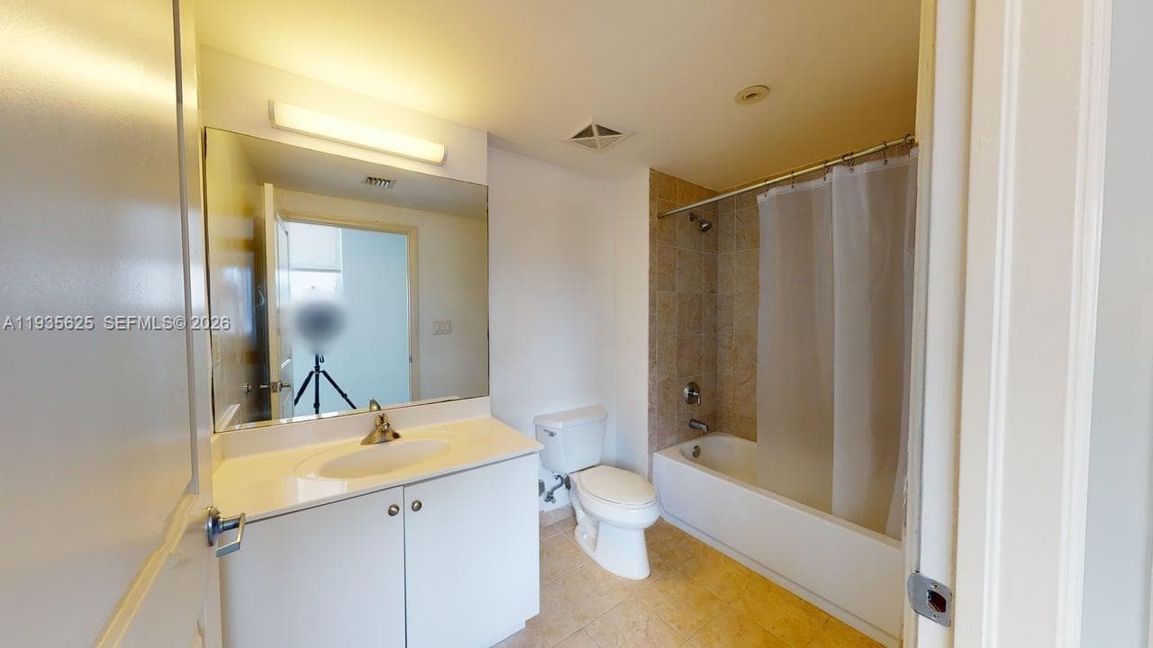 FLAGLER FIRST CONDO · #810 in Miami - Photo 9