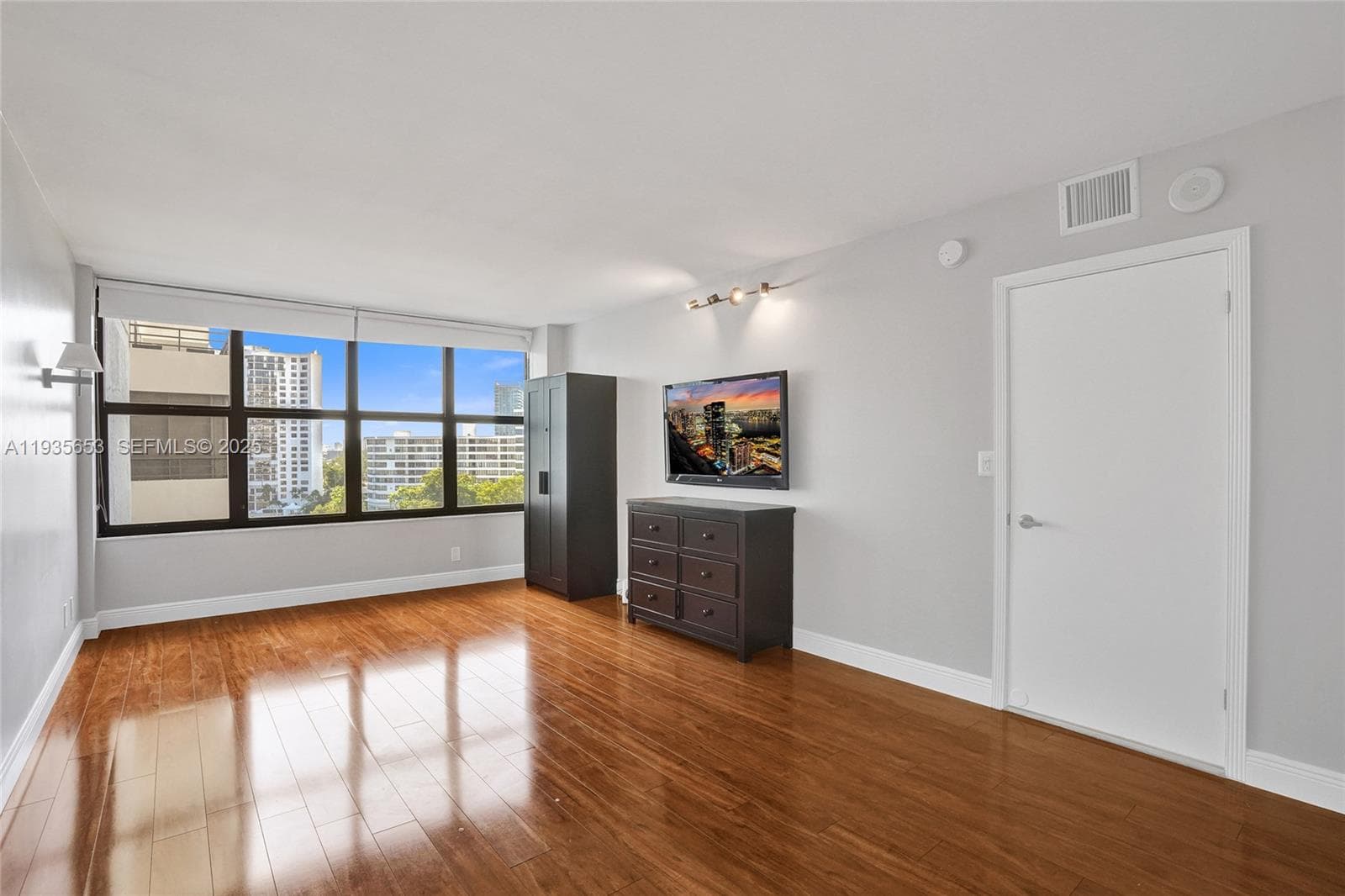 OLYMPUS CONDO PHASE · #917 in Hallandale Beach - Photo 16