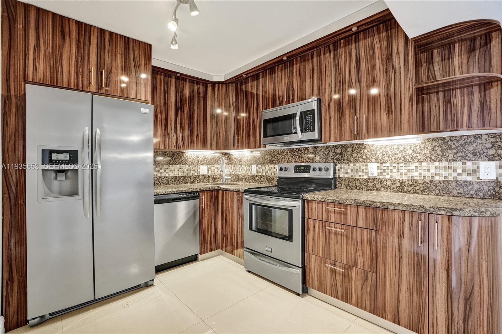 OLYMPUS CONDO PHASE · #917 in Hallandale Beach - Photo 3