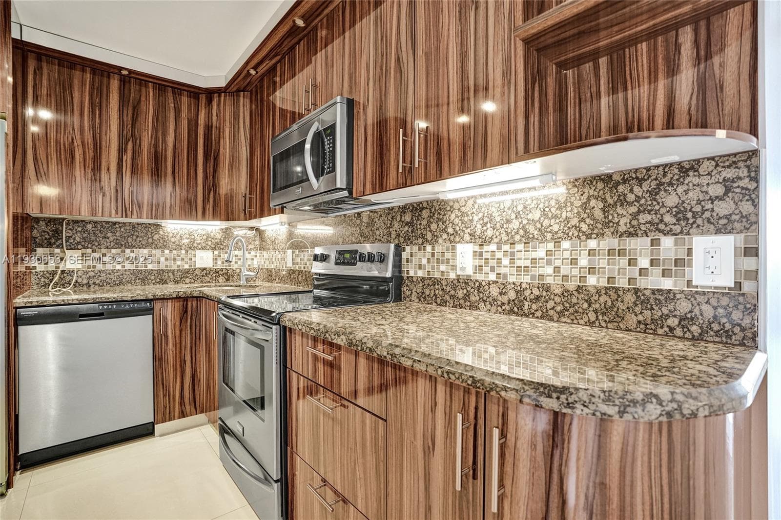 OLYMPUS CONDO PHASE · #917 in Hallandale Beach - Photo 4