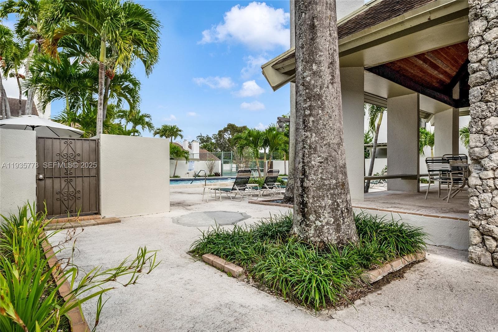 7075 SW 67th Ave #14 photo 3