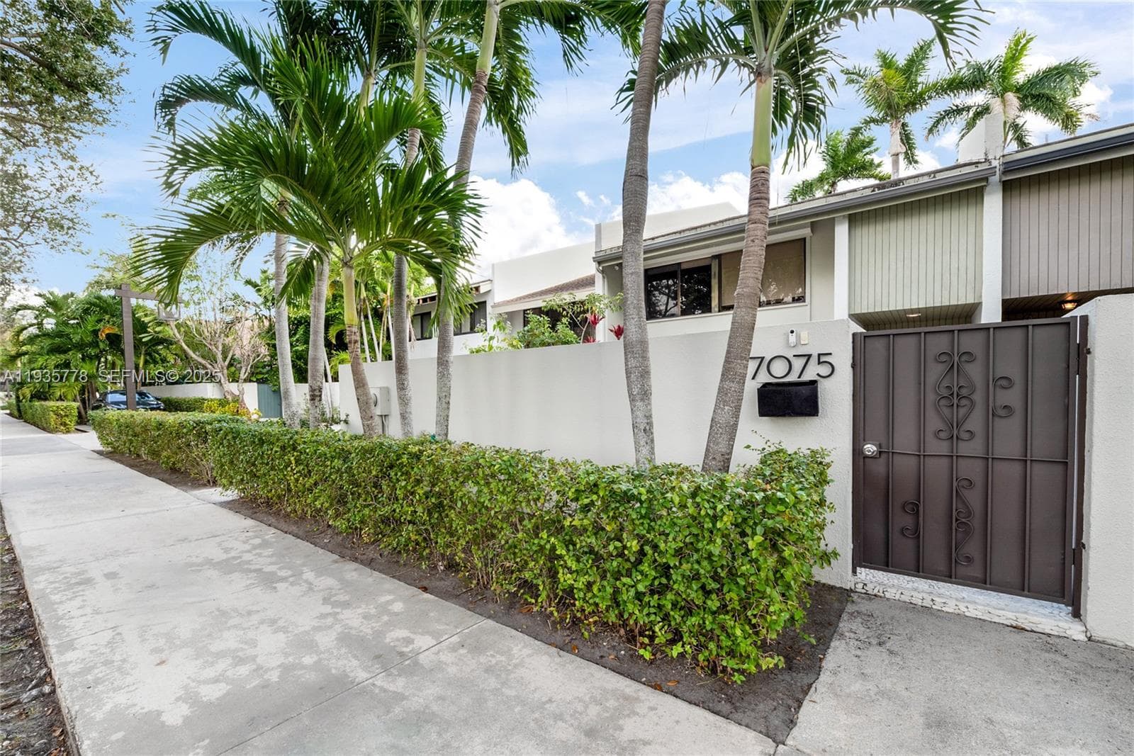 7075 SW 67th Ave #14 photo 1
