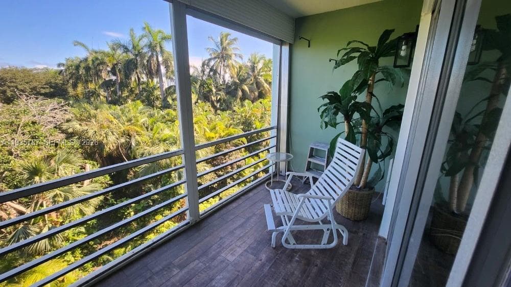 FAIRWAYS NORTH CO-OP · #401 in Hallandale Beach - Photo 5