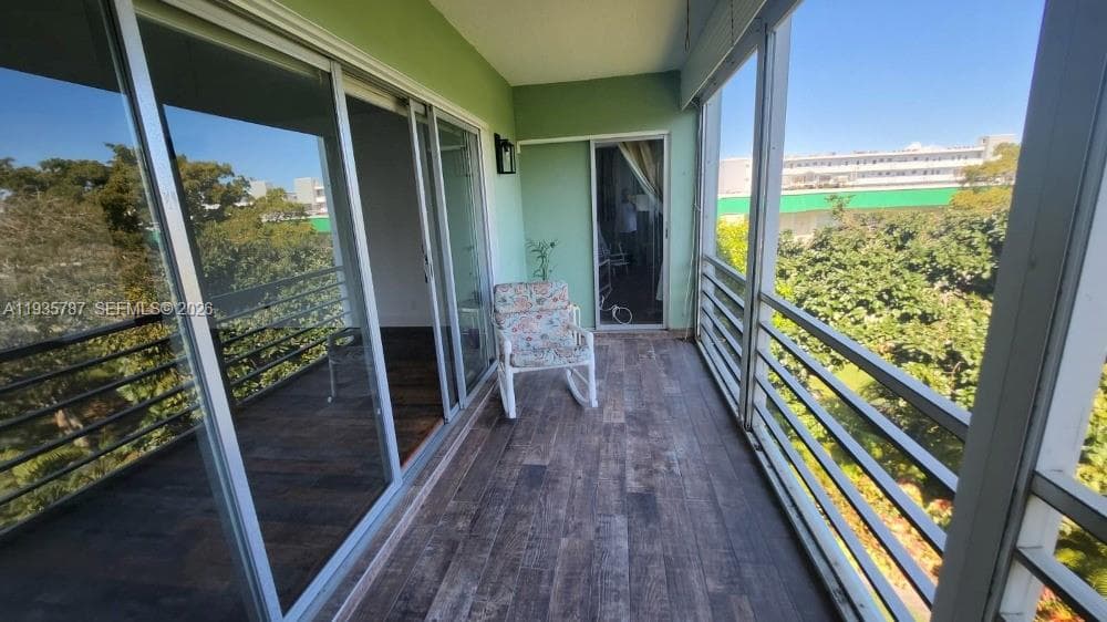 FAIRWAYS NORTH CO-OP · #401 in Hallandale Beach - Photo 4