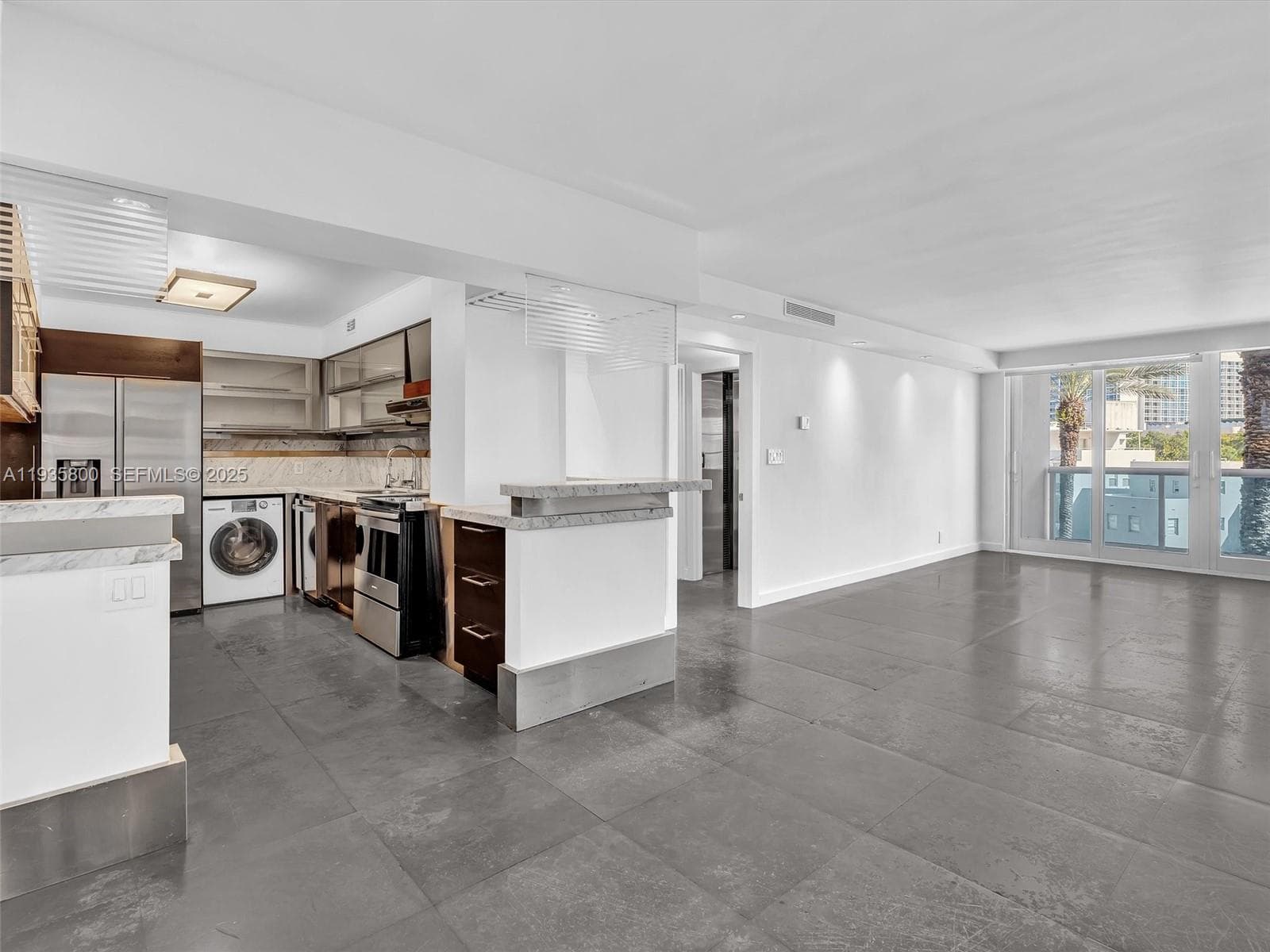 AQUASOL CONDO · #4D in Miami Beach - Photo 2