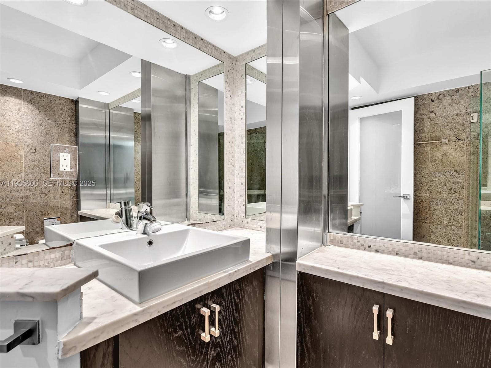 AQUASOL CONDO · #4D in Miami Beach - Photo 17