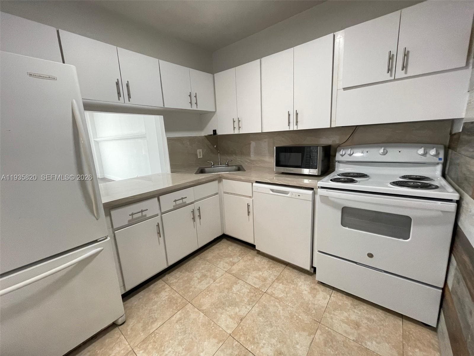 ISLAND PLACE AT NORTH BAY · #3O in North Bay Village - Photo 9