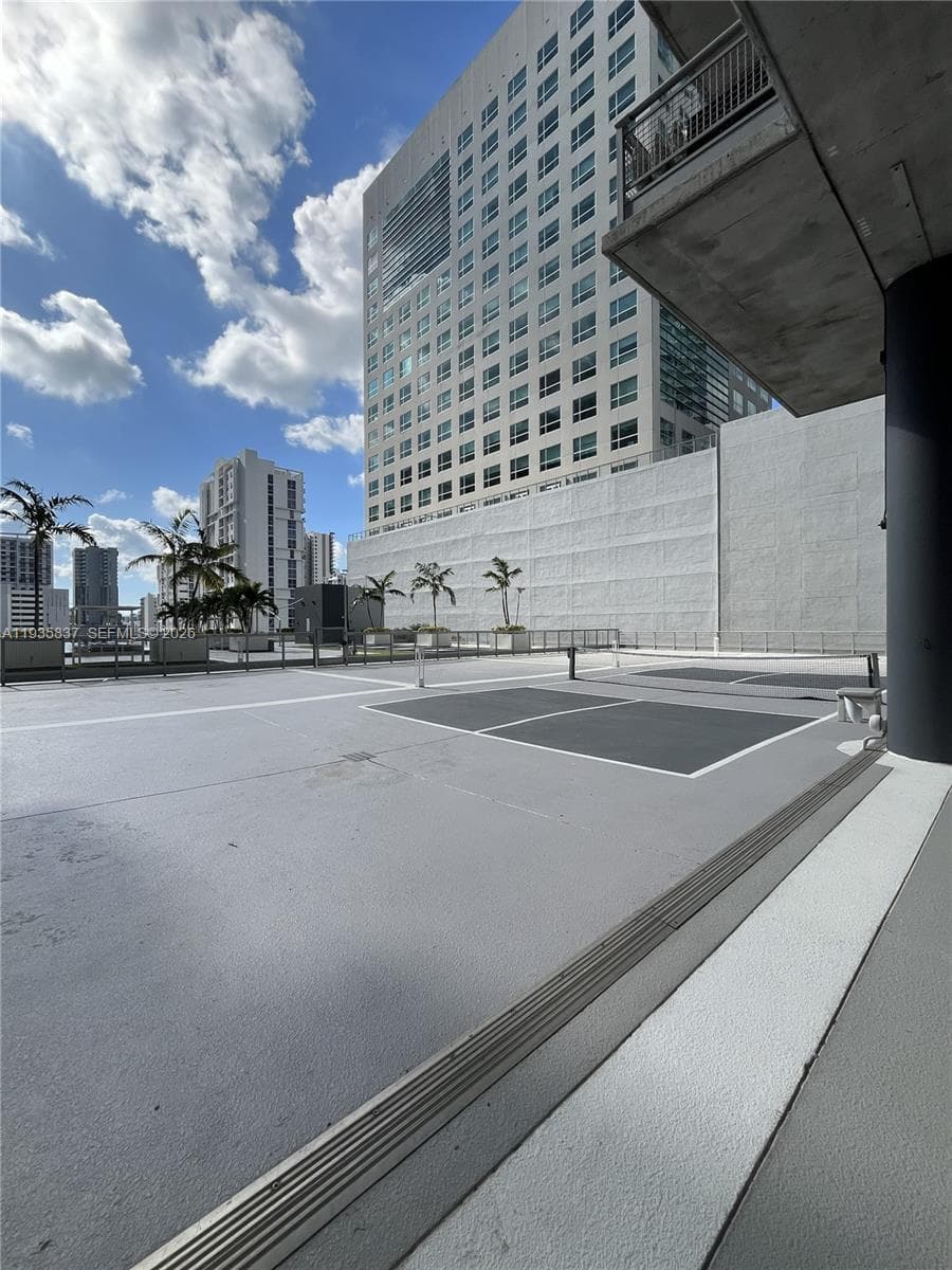 Neo Vertika · #1709 in Miami - Photo 20
