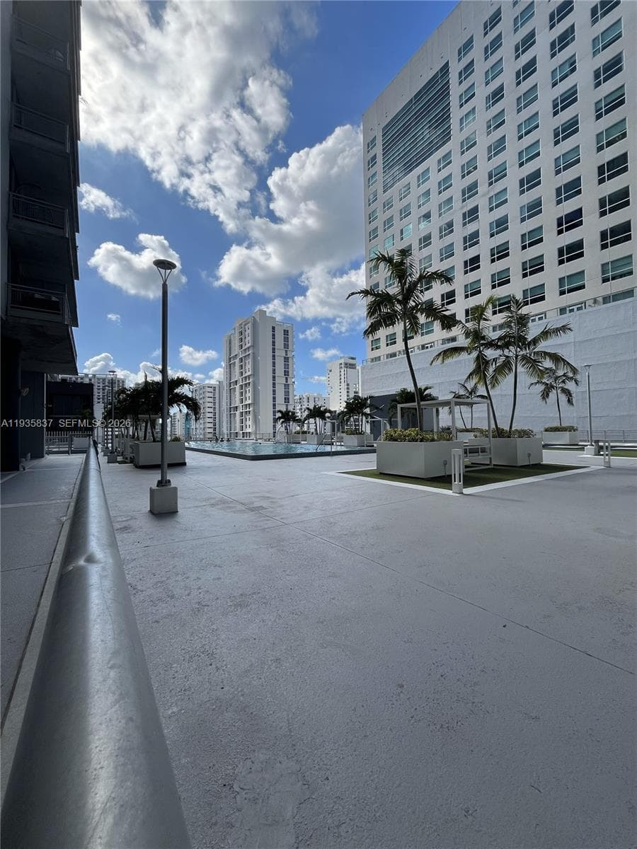 Neo Vertika · #1709 in Miami - Photo 29