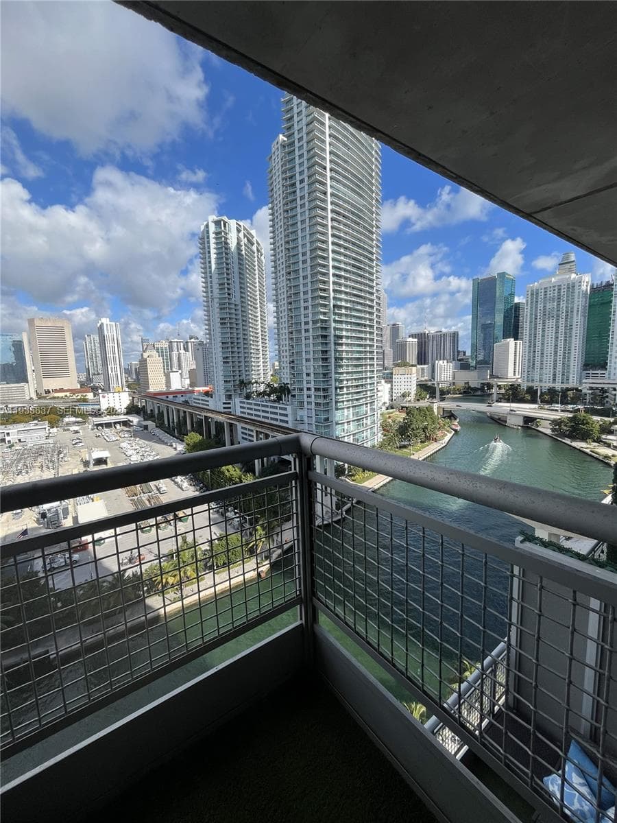 Neo Vertika · #1709 in Miami - Photo 25