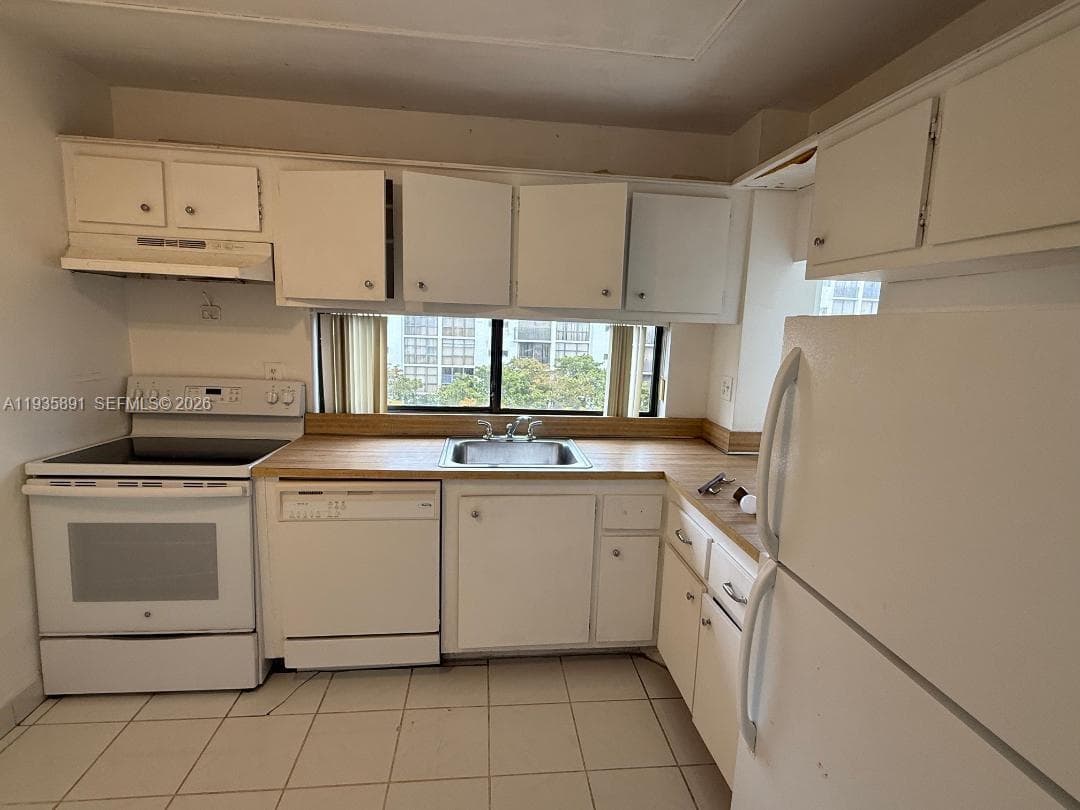 PLAZA OF AMERICAS CONDO P · #602 in Sunny Isles Beach - Photo 22