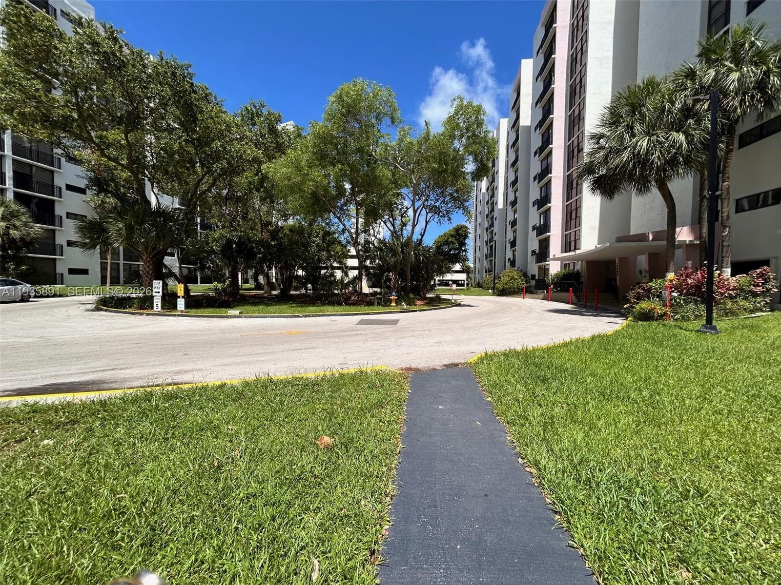 PLAZA OF AMERICAS CONDO P · #602 in Sunny Isles Beach - Photo 5