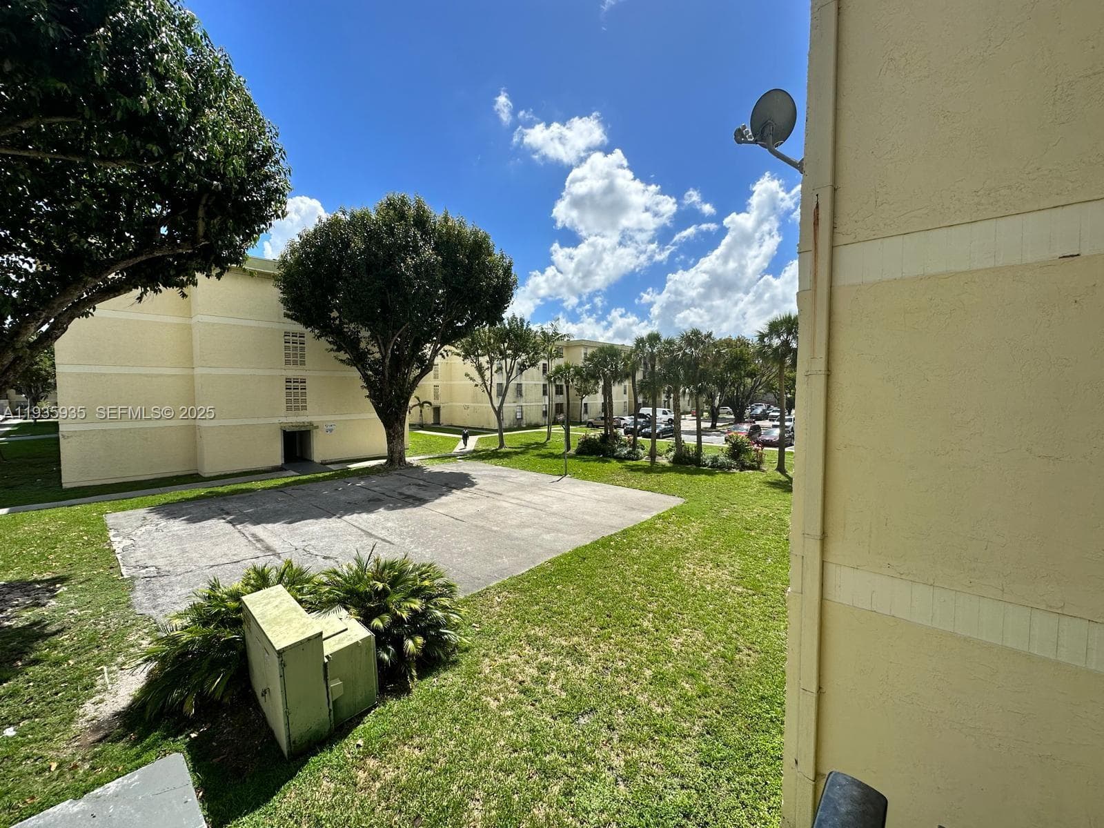 CAMBRIDGE CONDO · #301 in Hialeah - Photo 2