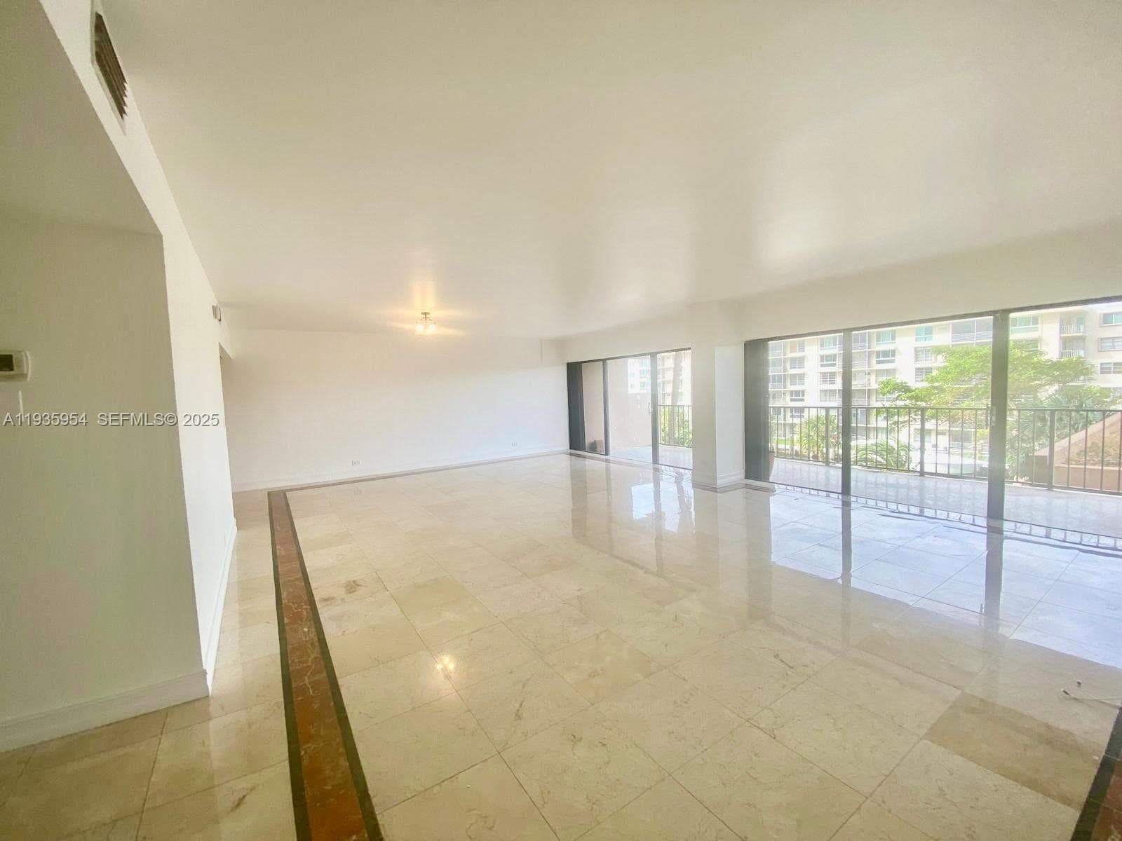 CRICKET CLUB CONDO · #411 in Miami - Photo 7