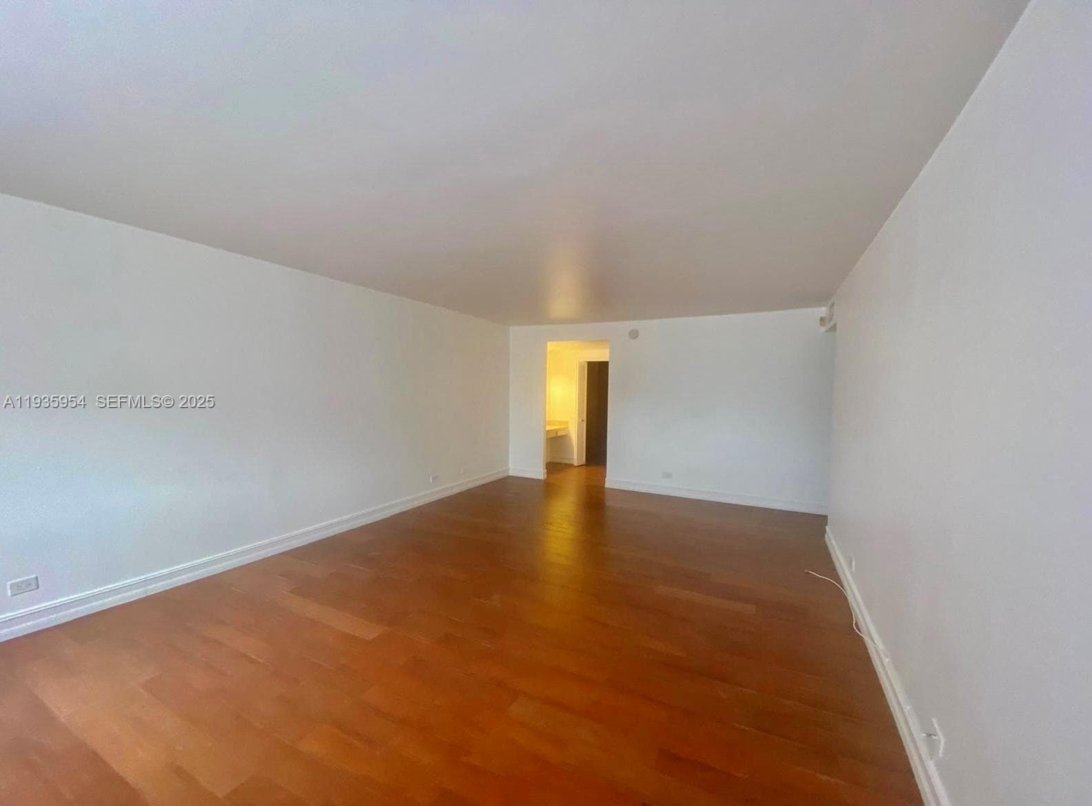 CRICKET CLUB CONDO · #411 in Miami - Photo 11