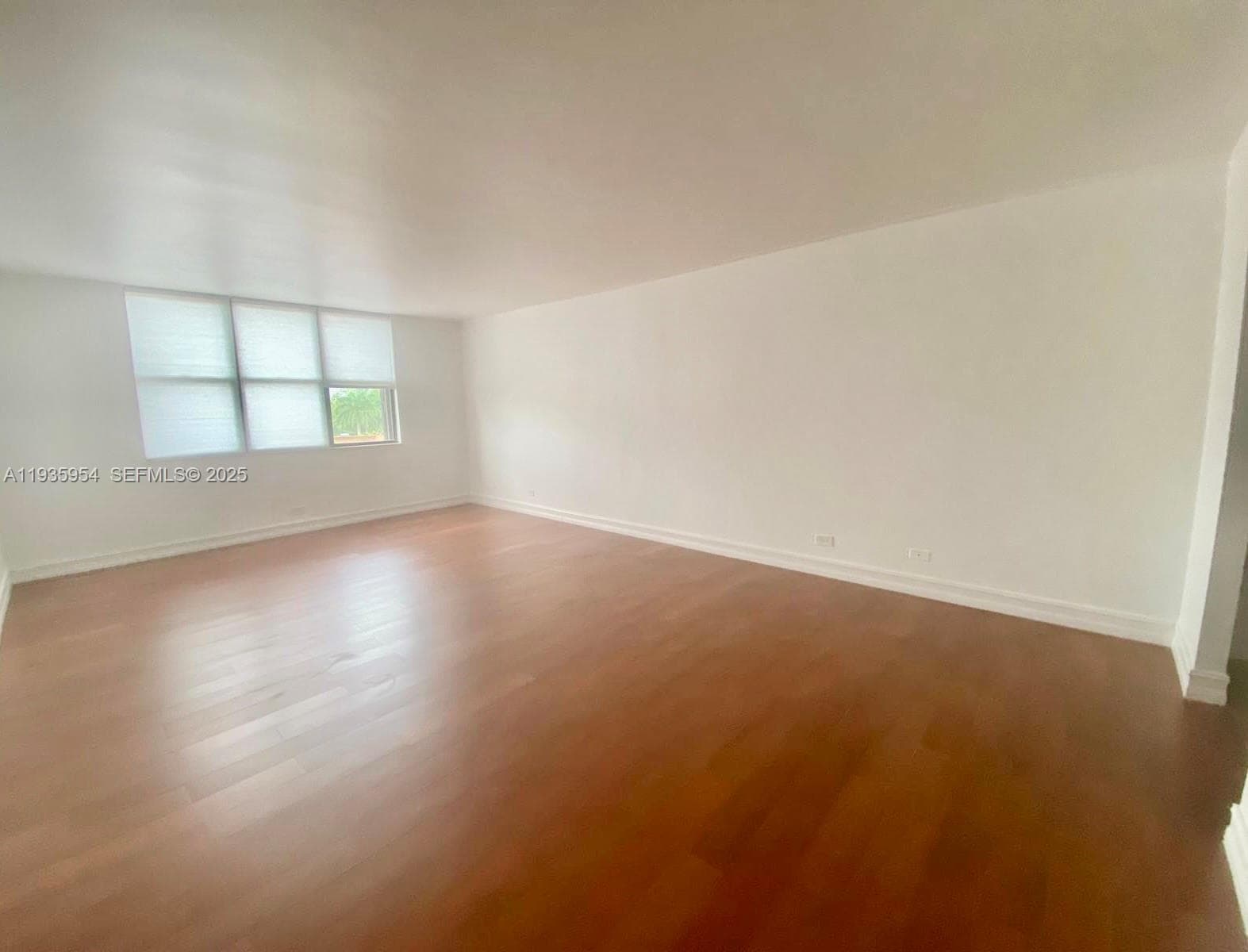 CRICKET CLUB CONDO · #411 in Miami - Photo 8