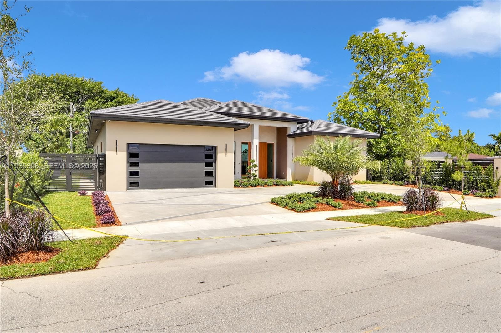 1130 SW 86th Ct photo 3