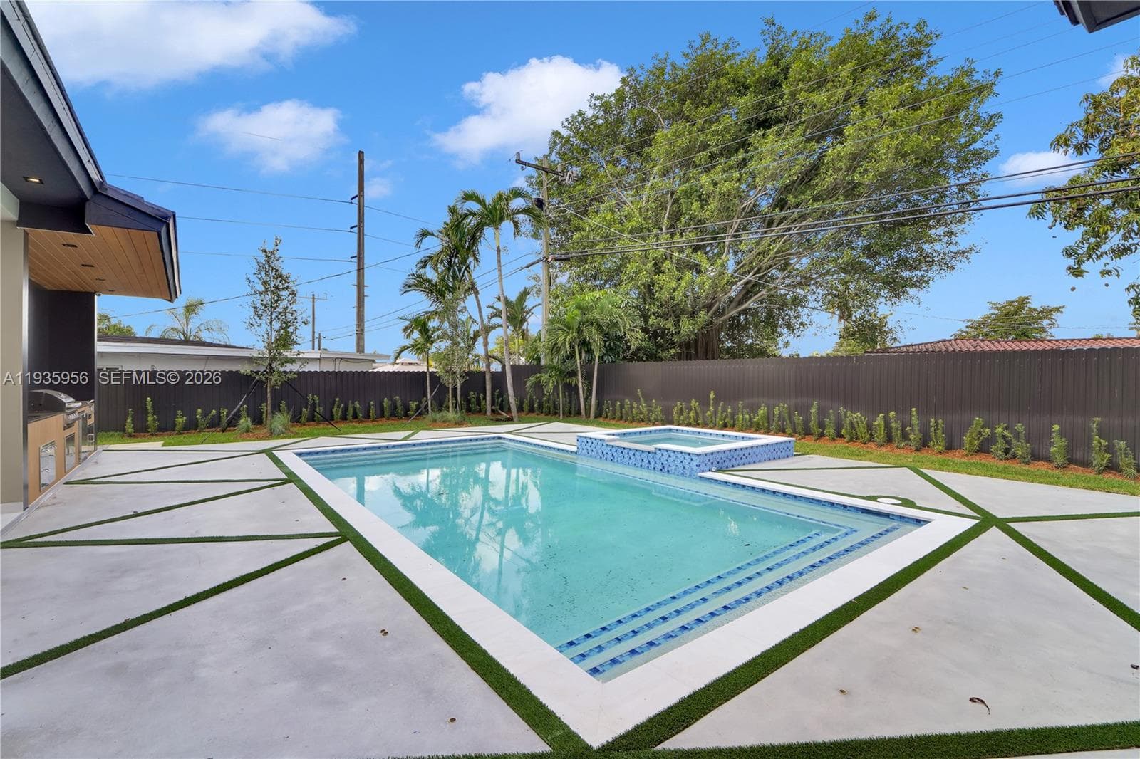 1130 SW 86th Ct photo 40