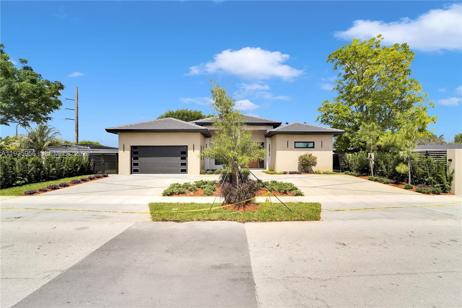 1130 SW 86th Ct photo 4