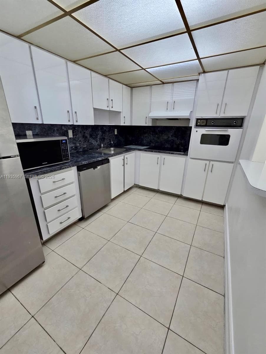 OCEANVIEW BUILDING A COND · #619 in Sunny Isles Beach - Photo 3