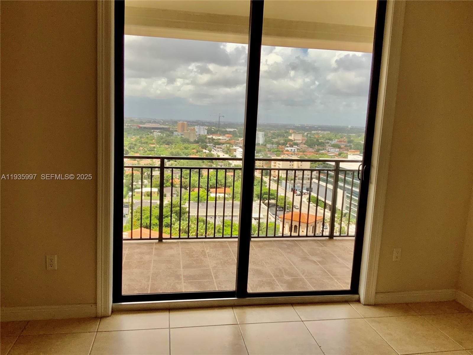 PUERTA DE PALMAS CONDO · #PH11 in Coral Gables - Photo 2