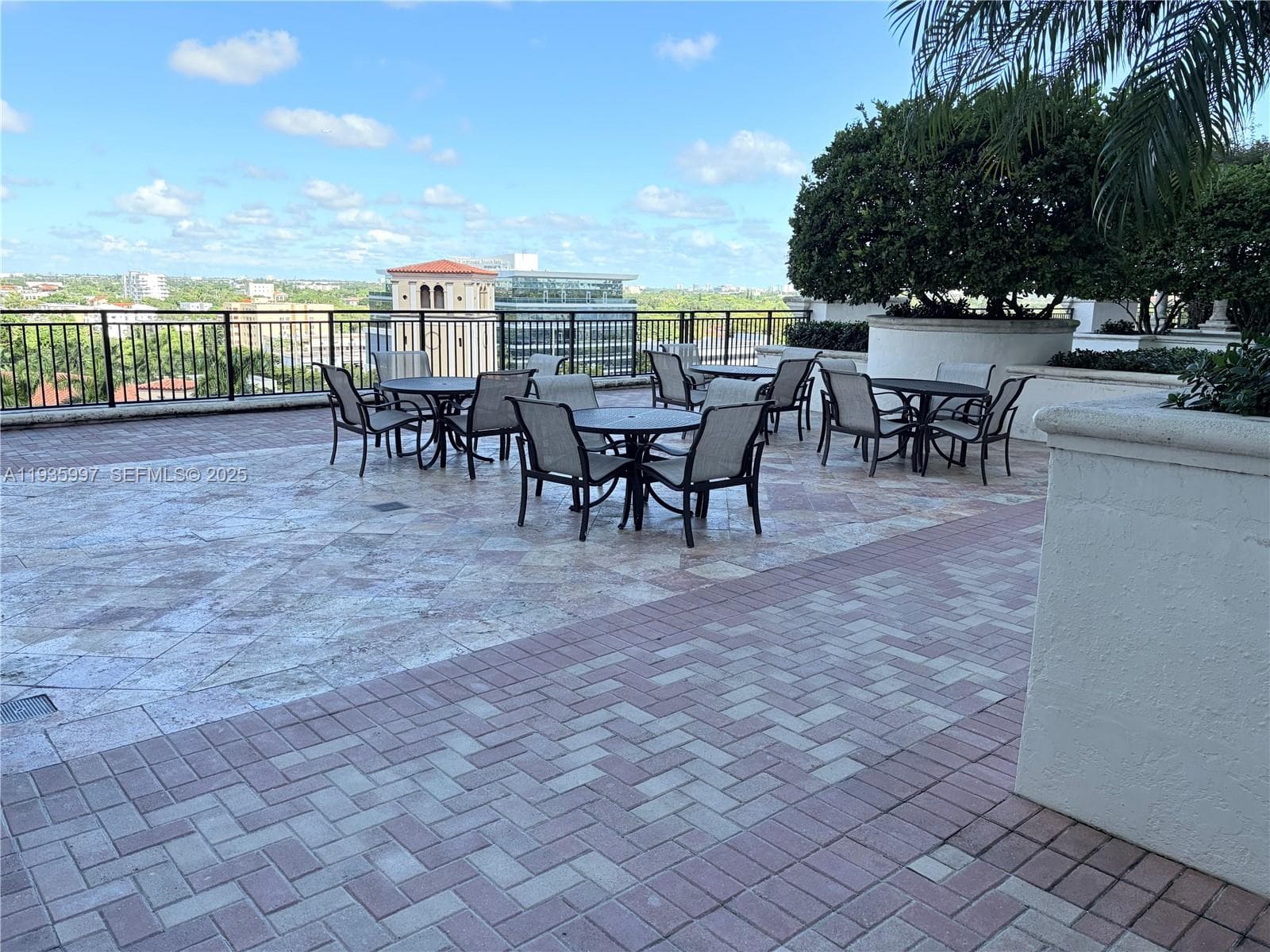 PUERTA DE PALMAS CONDO · #PH11 in Coral Gables - Photo 9