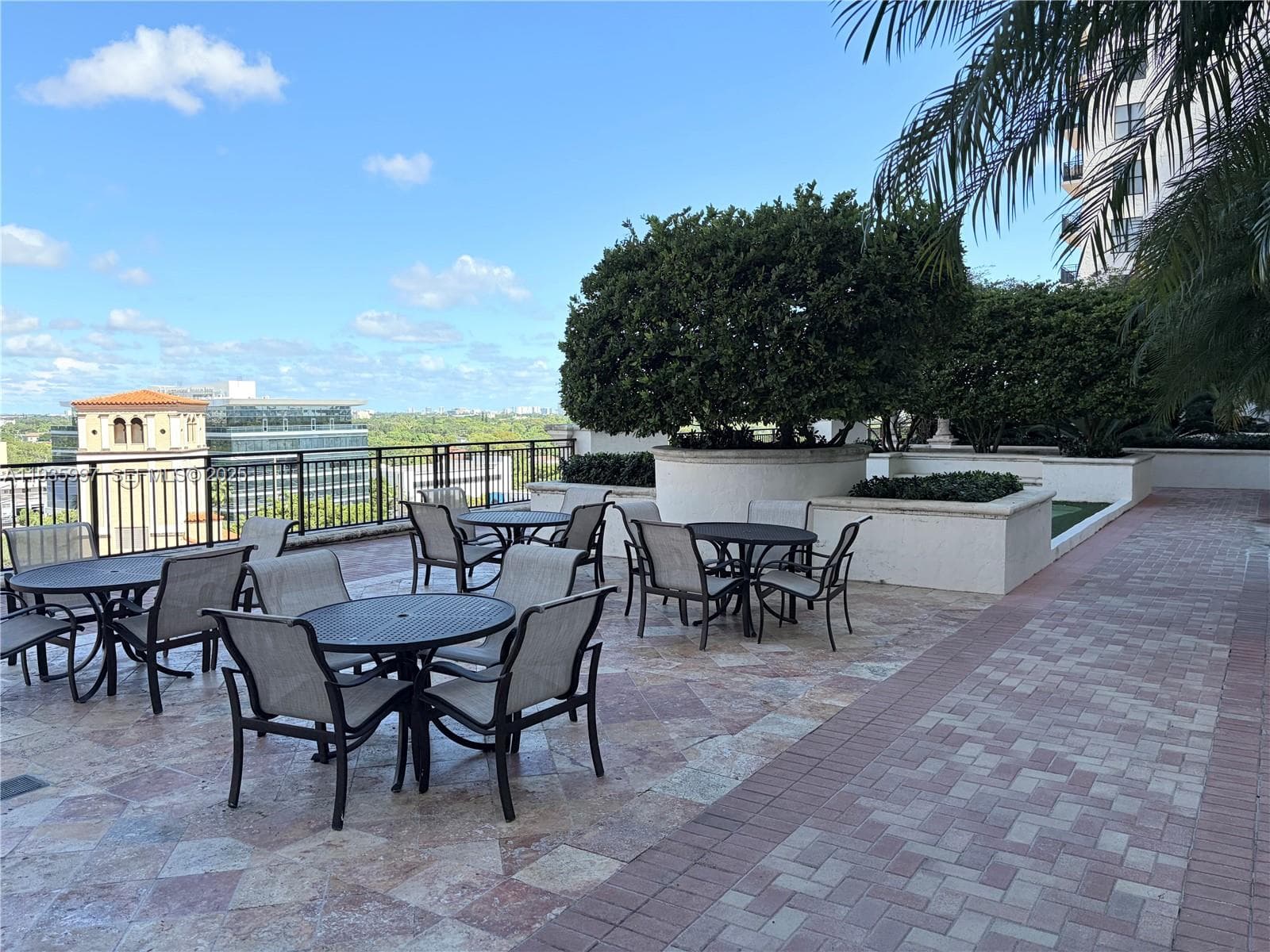 PUERTA DE PALMAS CONDO · #PH11 in Coral Gables - Photo 10
