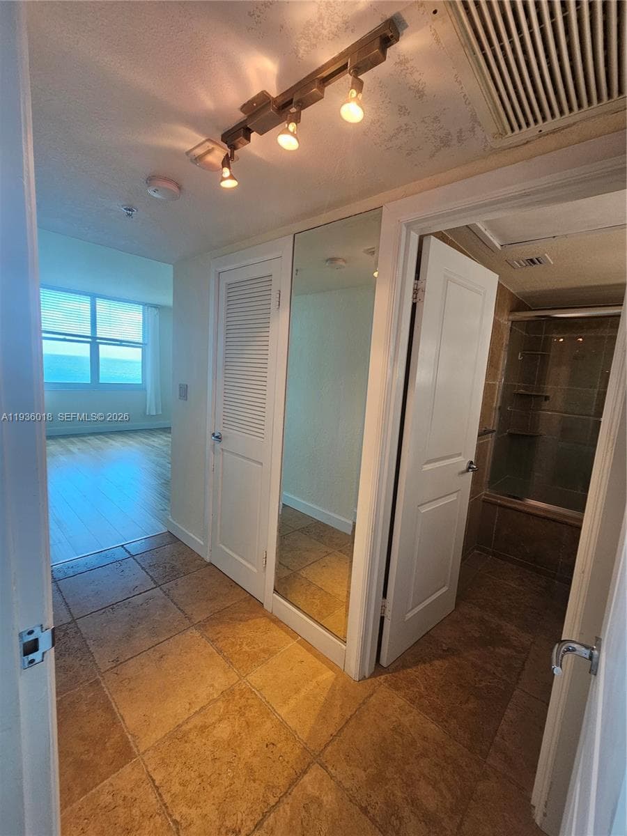 THE WAVE CONDO · #921 in Hollywood - Photo 11