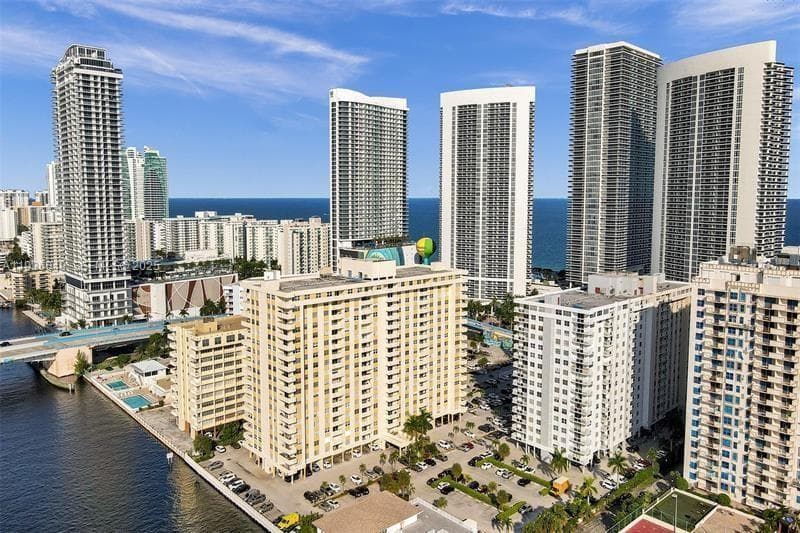 PLAZA TOWERS NORTH CONDO · #1709 in Hallandale Beach - Photo 4