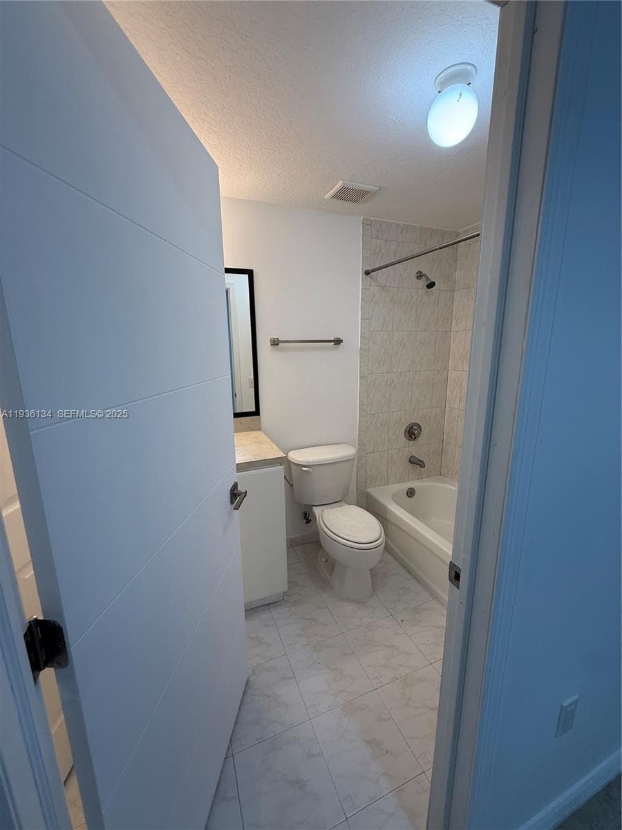 VEDADO APARTMENTS · #606 in Miami - Photo 13
