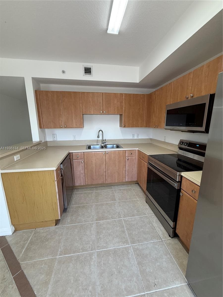 VEDADO APARTMENTS · #606 in Miami - Photo 15