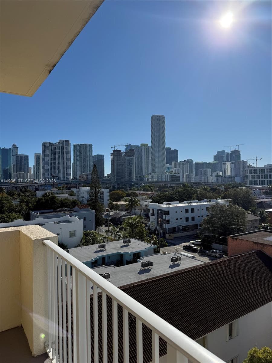 VEDADO CONDO · #707 in Miami - Photo 16