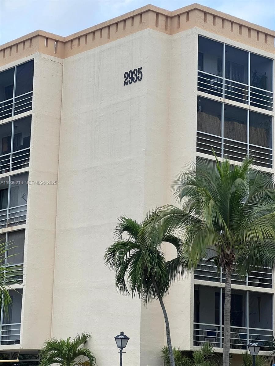 BAYSWATER COURT CONDO · #4B in North Miami Beach - Photo 35