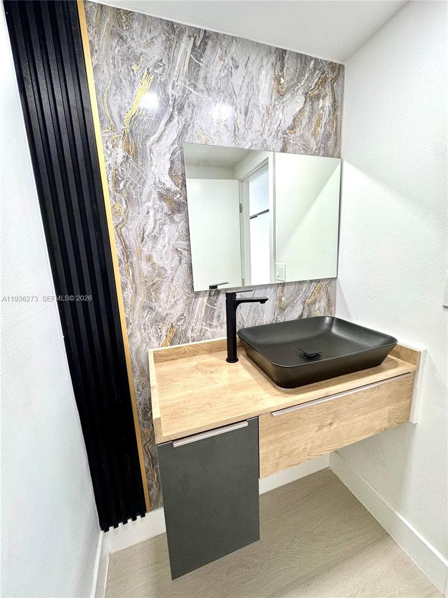 ARLEN HOUSE CONDO · #1201 in Sunny Isles Beach - Photo 9