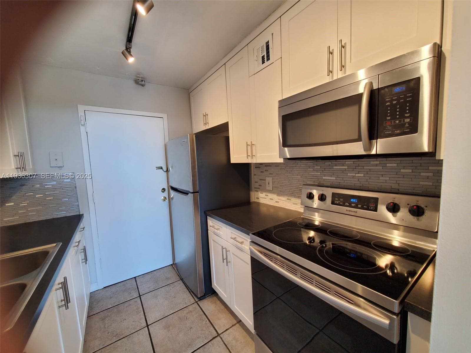 VECINO DEL MAR · #1110 in North Miami - Photo 11