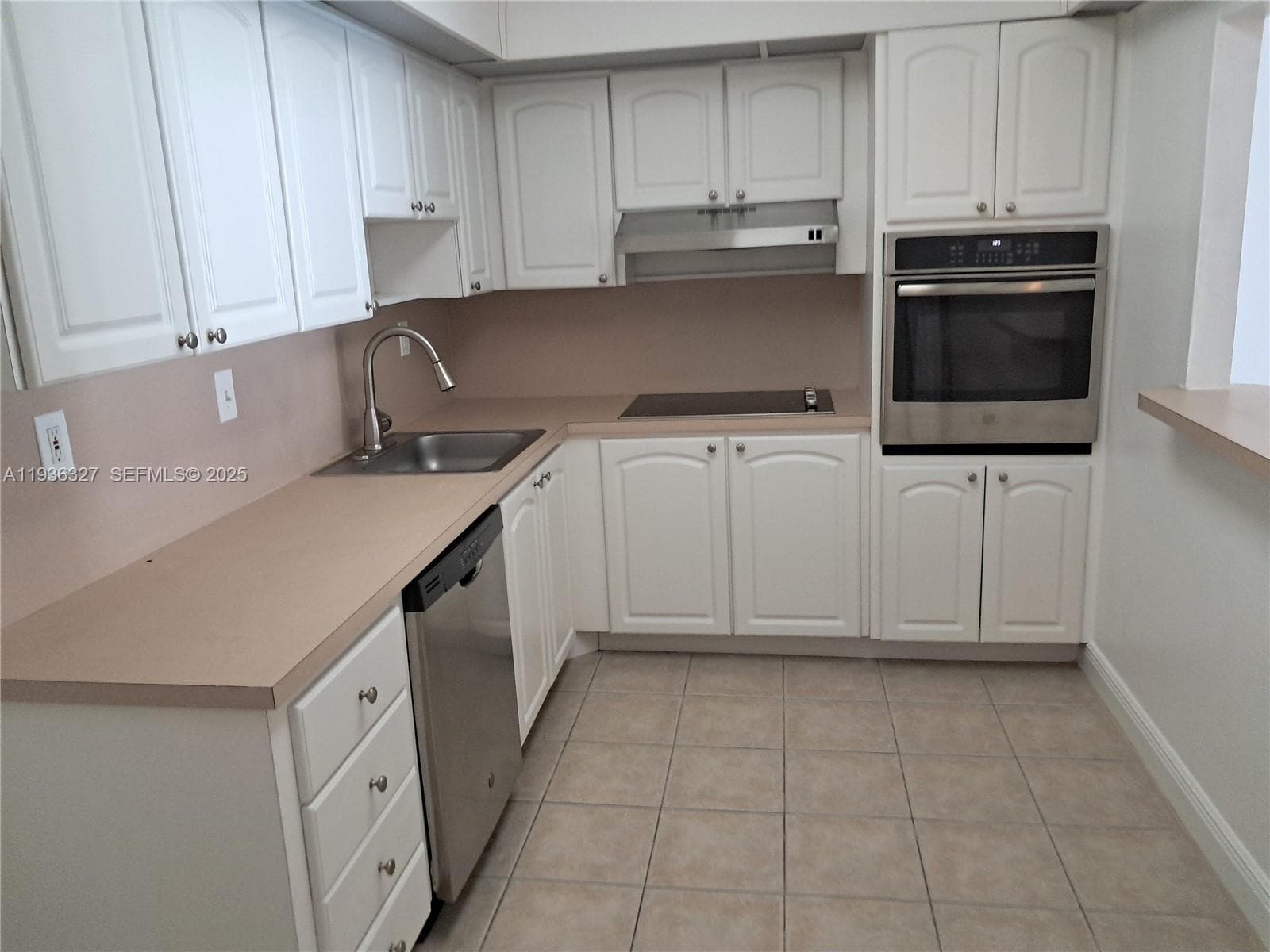 OCEANVIEW BUILDING B COND · #806 in Sunny Isles Beach - Photo 12